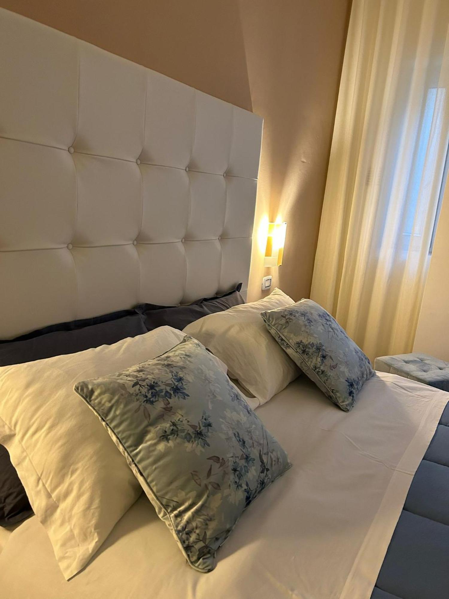 Tiziana'S House Bed & Breakfast Salerno Ngoại thất bức ảnh