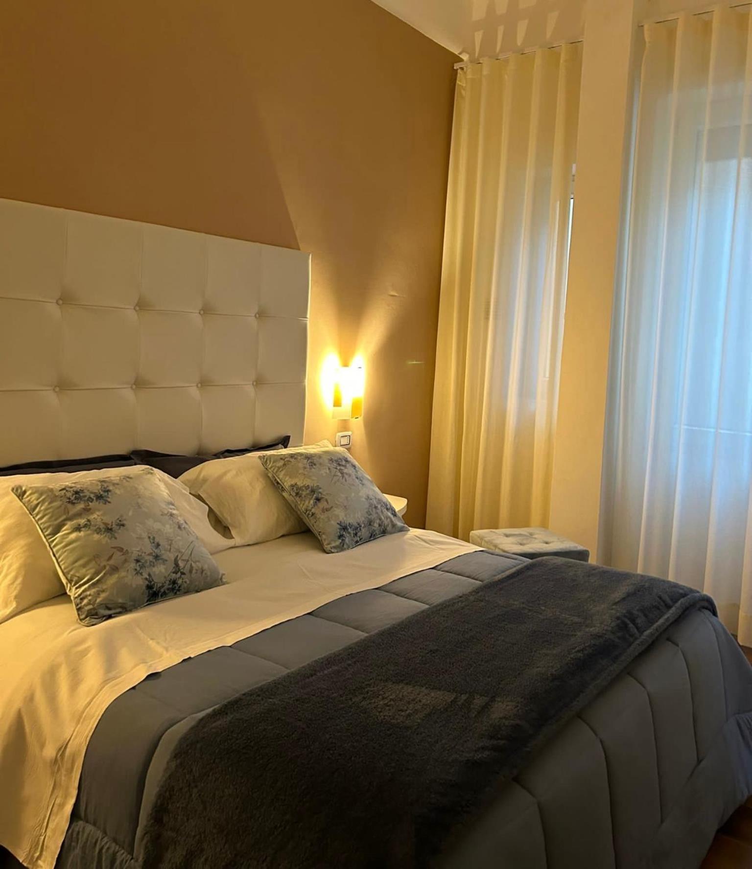 Tiziana'S House Bed & Breakfast Salerno Ngoại thất bức ảnh